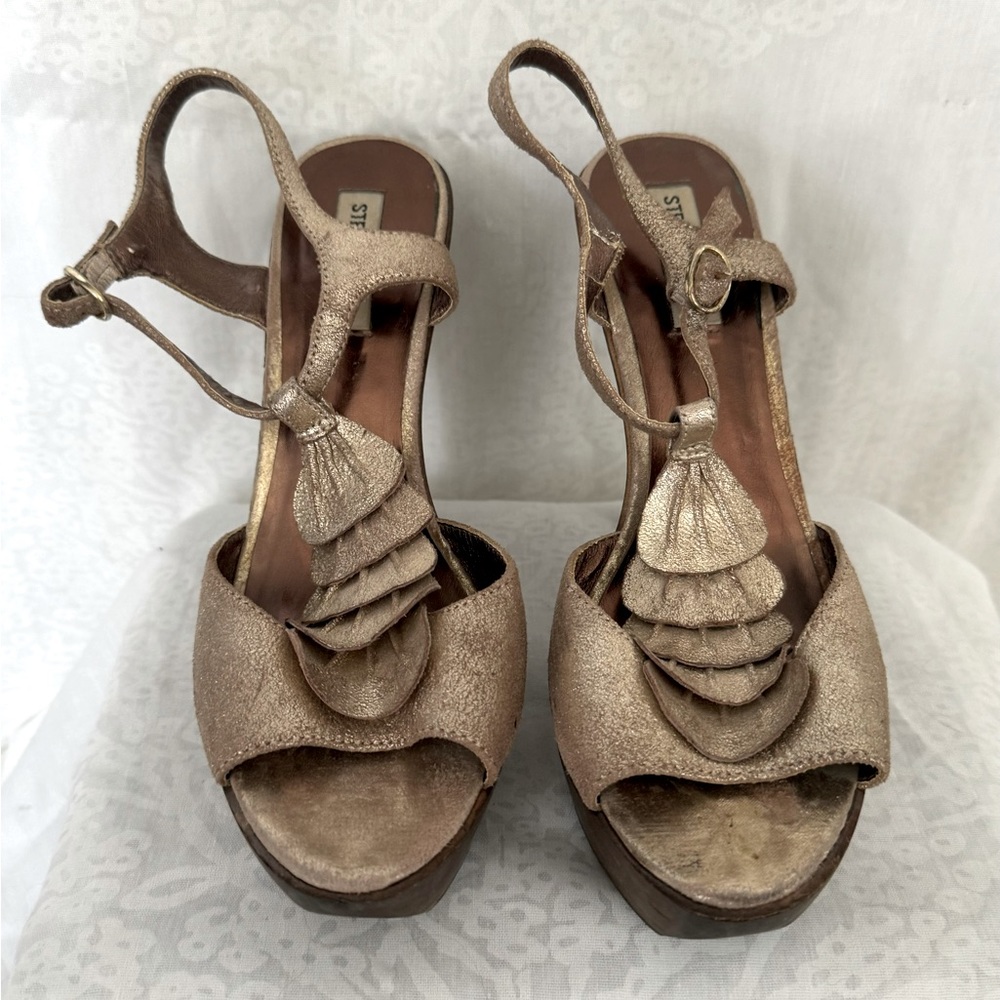 STEVE MADDEN Platform Heels